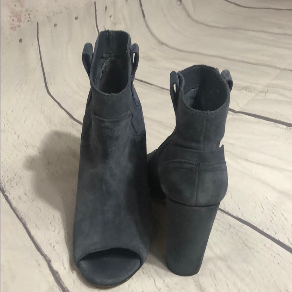 Vince Camuto blue-gray peep toed booties